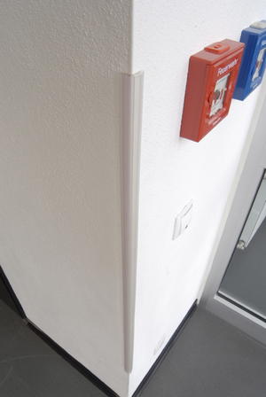 KANTSKYDD HALVTRANSPARENT PLAST